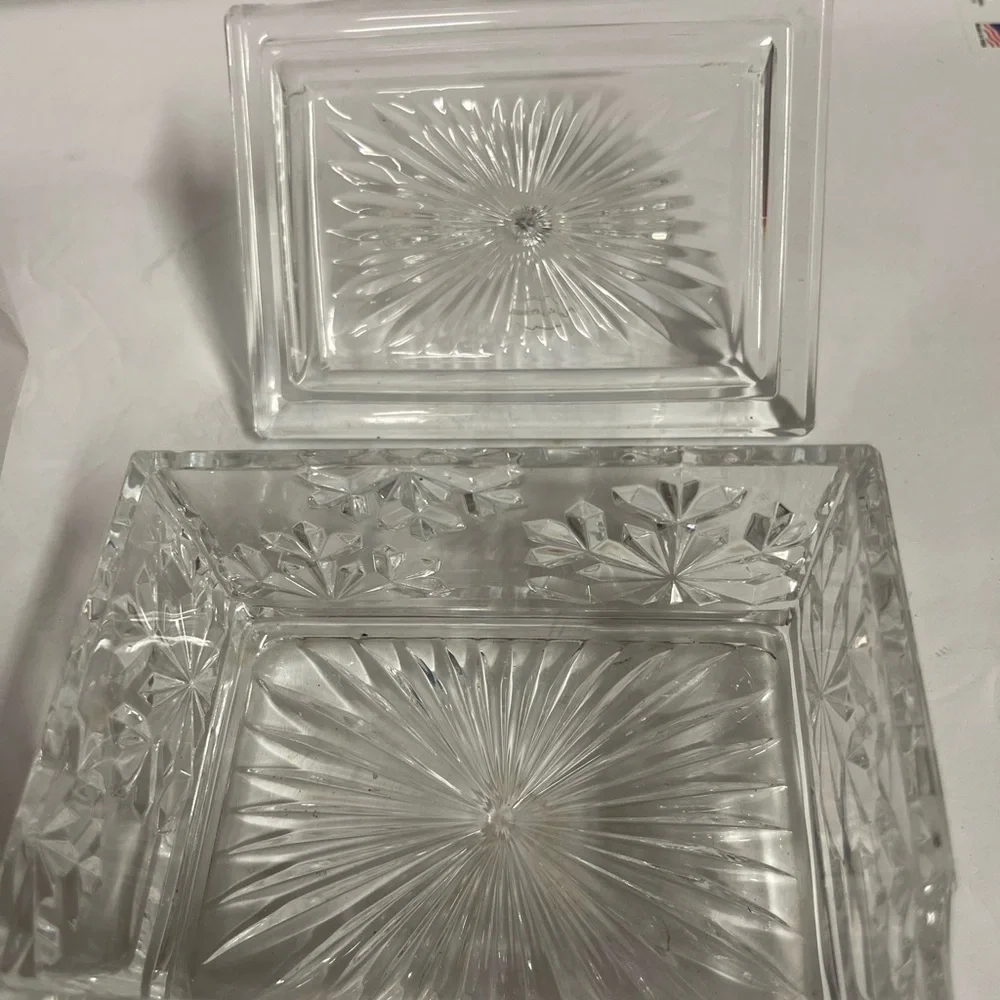 Vintage Elegant Snowflake Crystal Glass Trinket Box